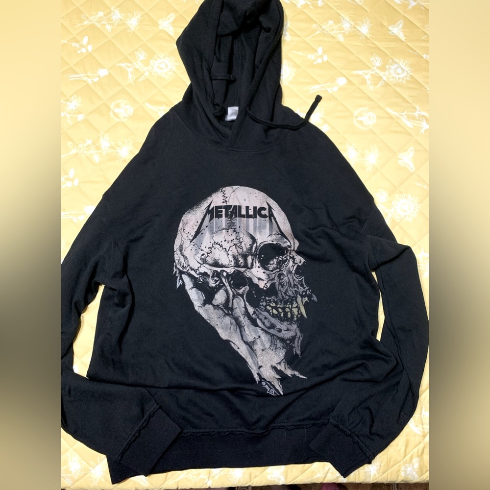 Metallica pullover hoodie Black with a skull size M Divided H&M